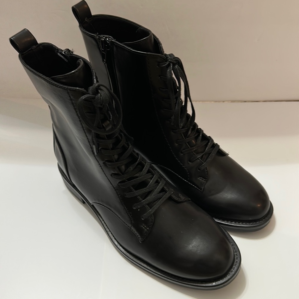 Loft Black Zipper Women’s Boots New Size 8m